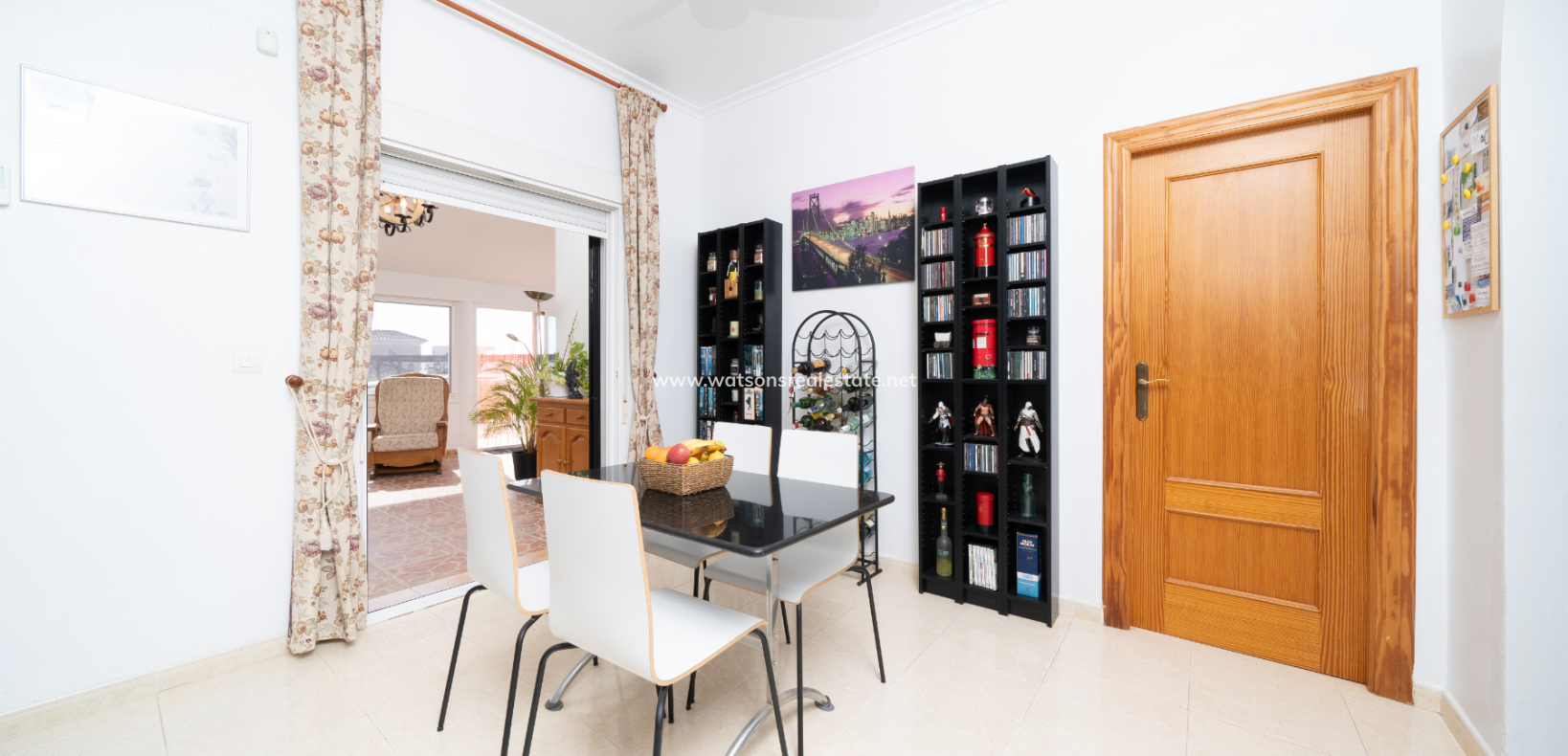 Resale - Freistendhe Villa - Urb. La Marina