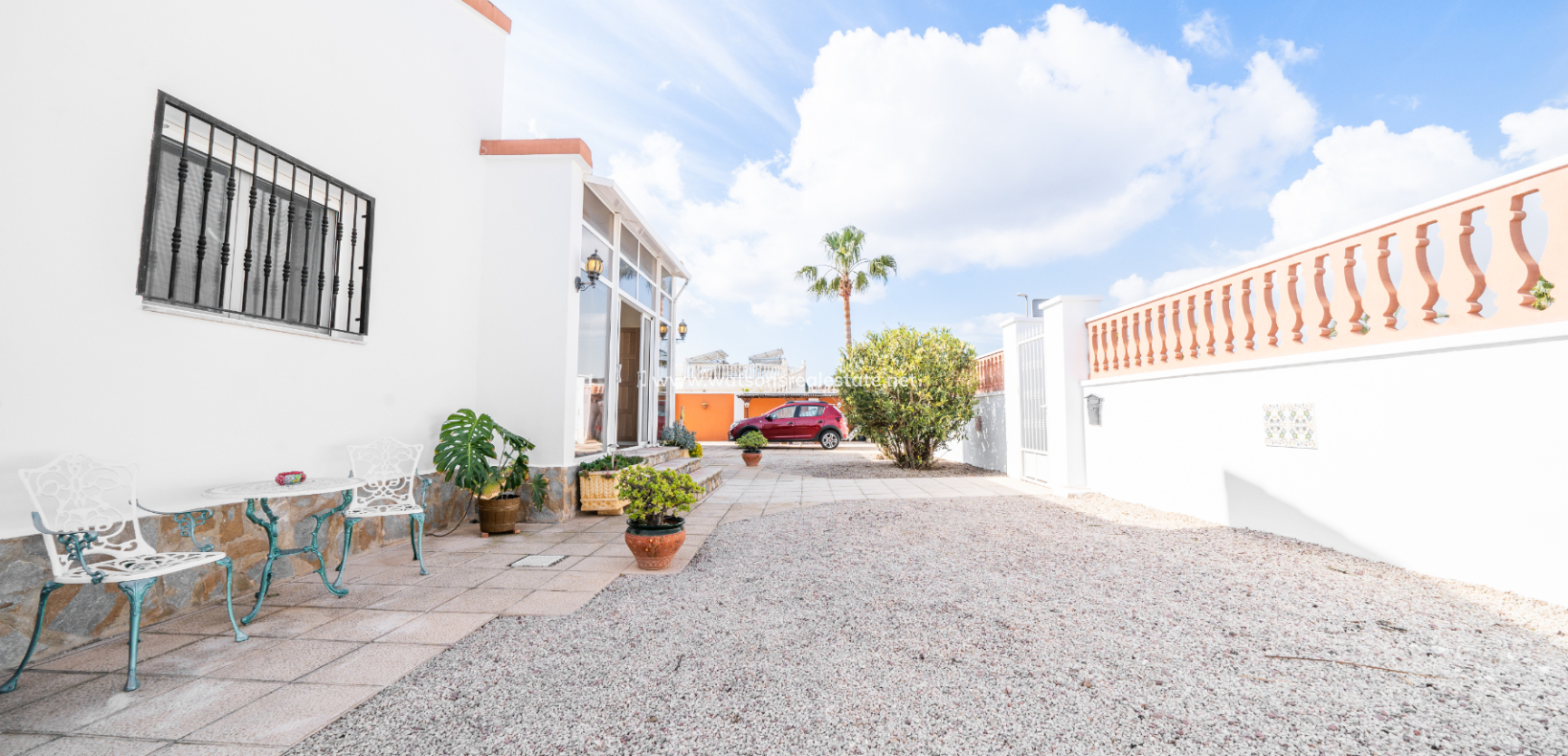 Resale - Freistendhe Villa - Urb. La Marina