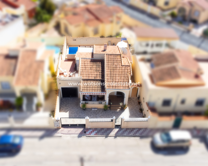 Resale - Freistendhe Villa - Urb. La Marina