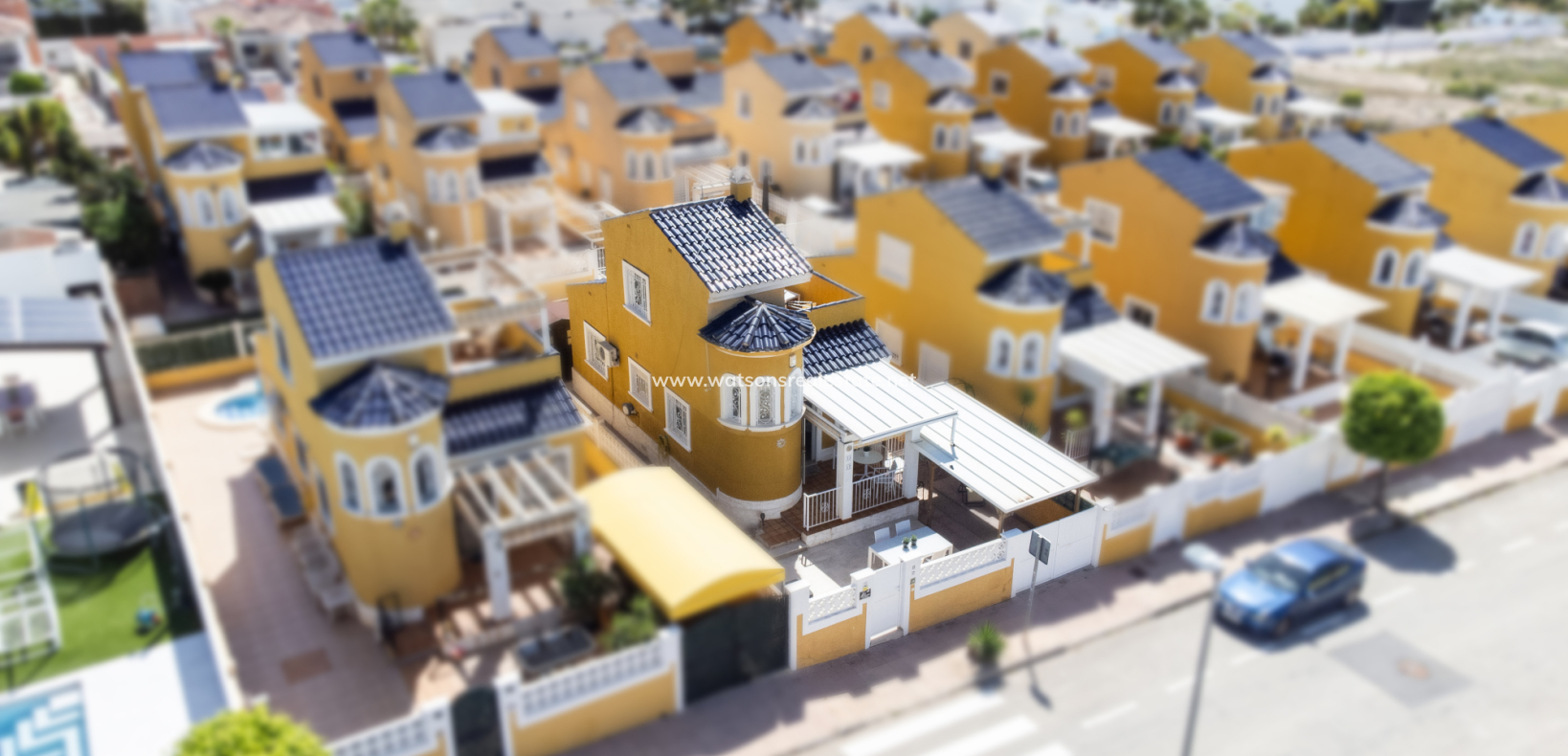 Resale - Freistendhe Villa - Urb. La Marina