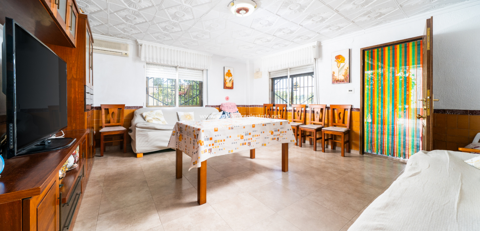 Resale - Freistendhe Villa - Urb. La Marina