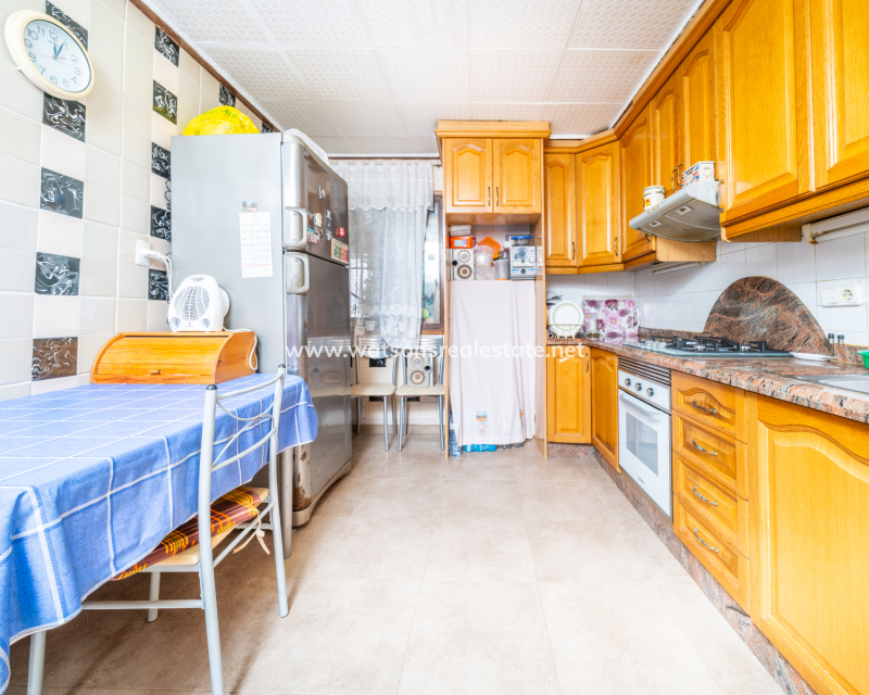 Resale - Freistendhe Villa - Urb. La Marina