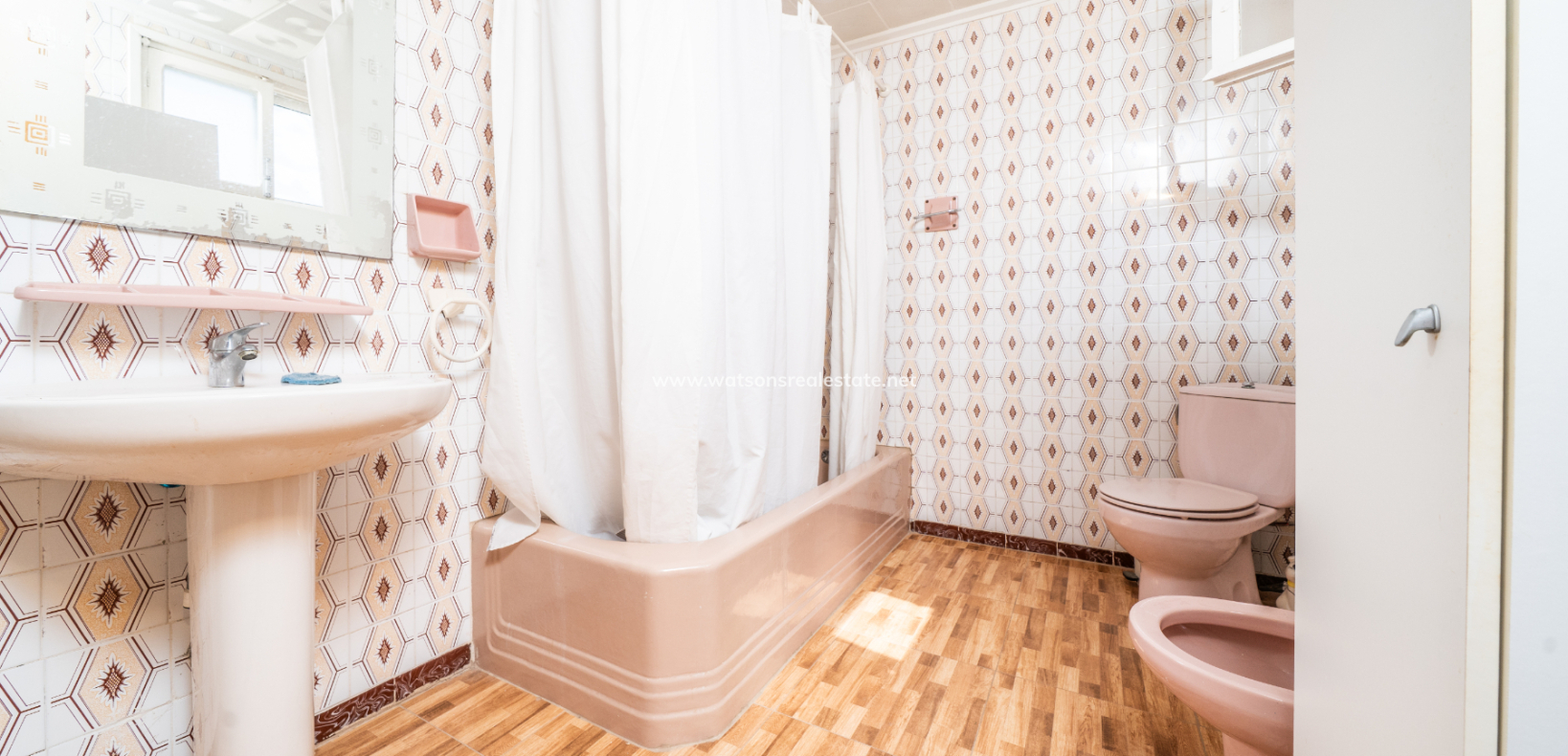 Resale - Freistendhe Villa - Urb. La Marina