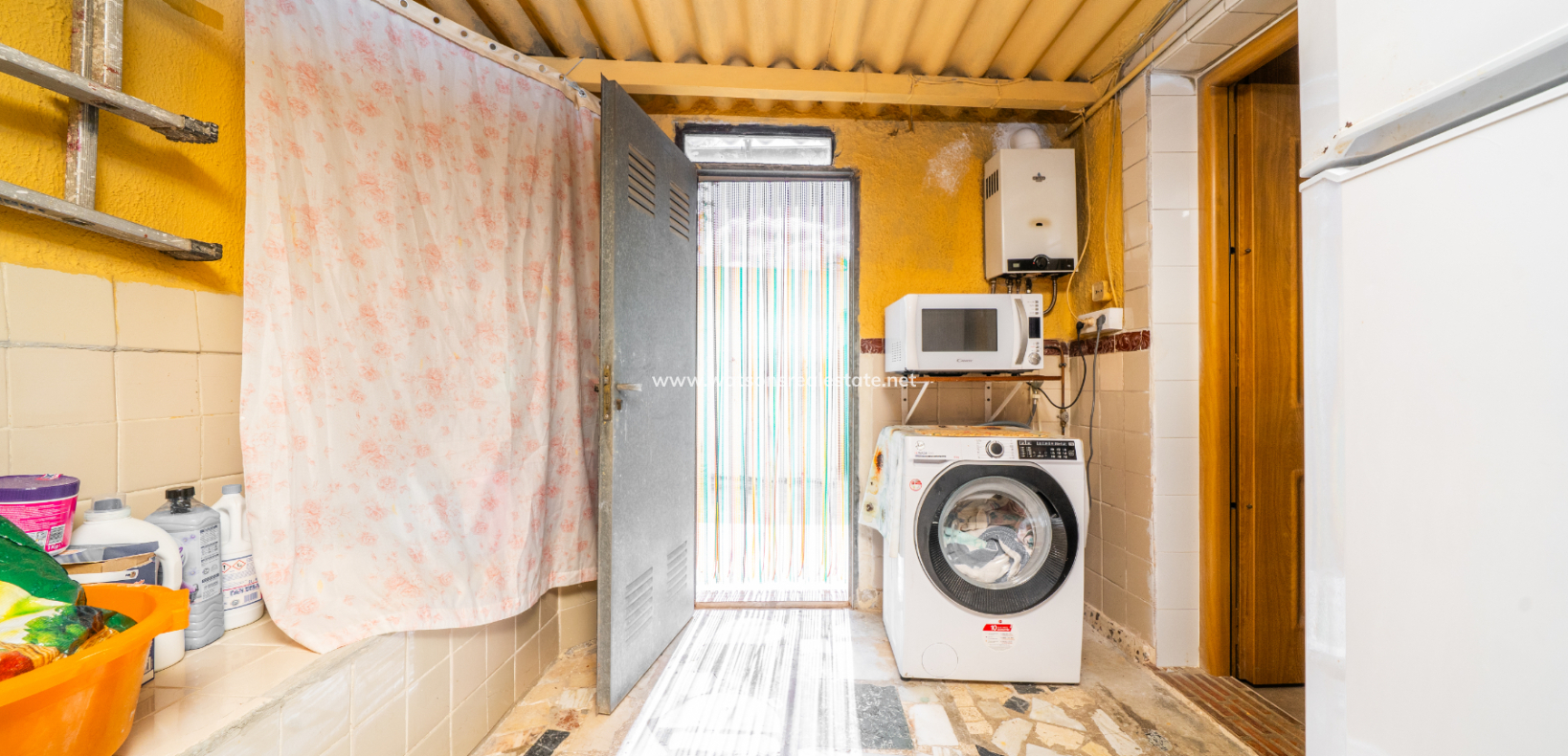 Resale - Freistendhe Villa - Urb. La Marina