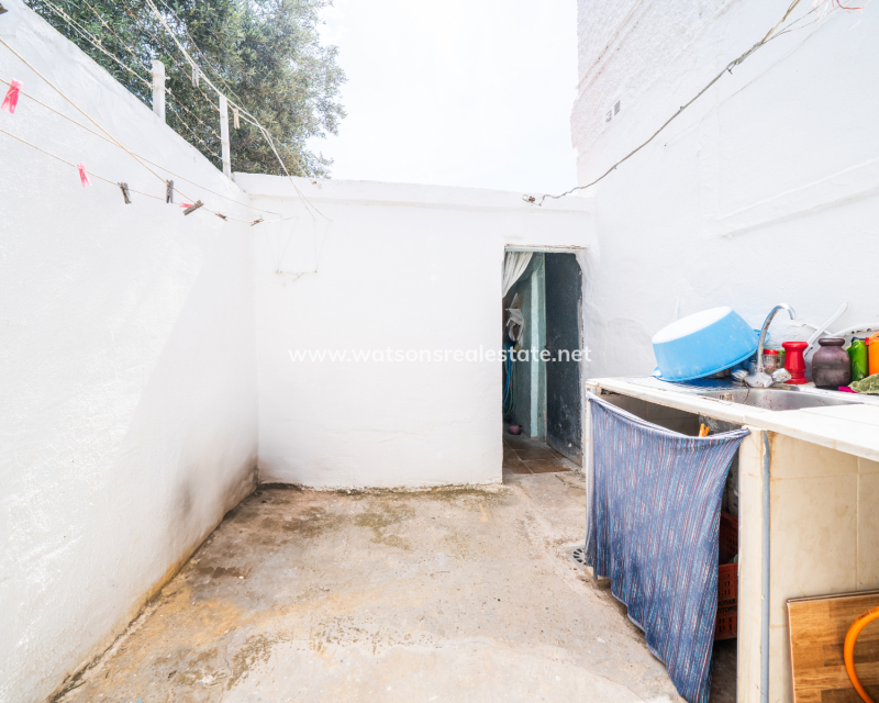 Resale - Freistendhe Villa - Urb. La Marina