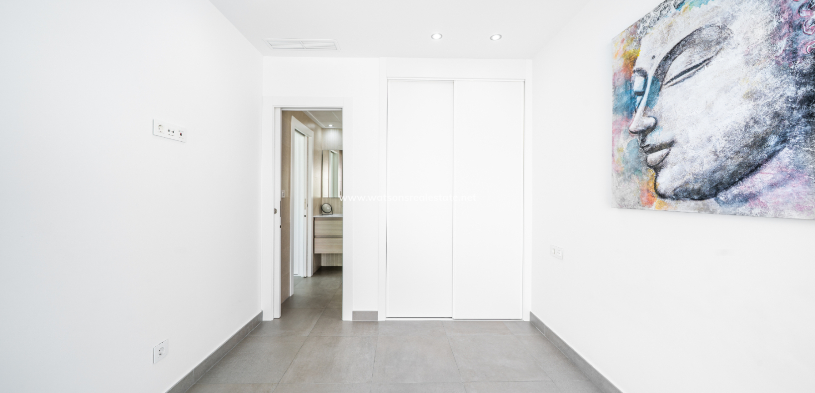 Resale - Freistendhe Villa - Urb. La Marina