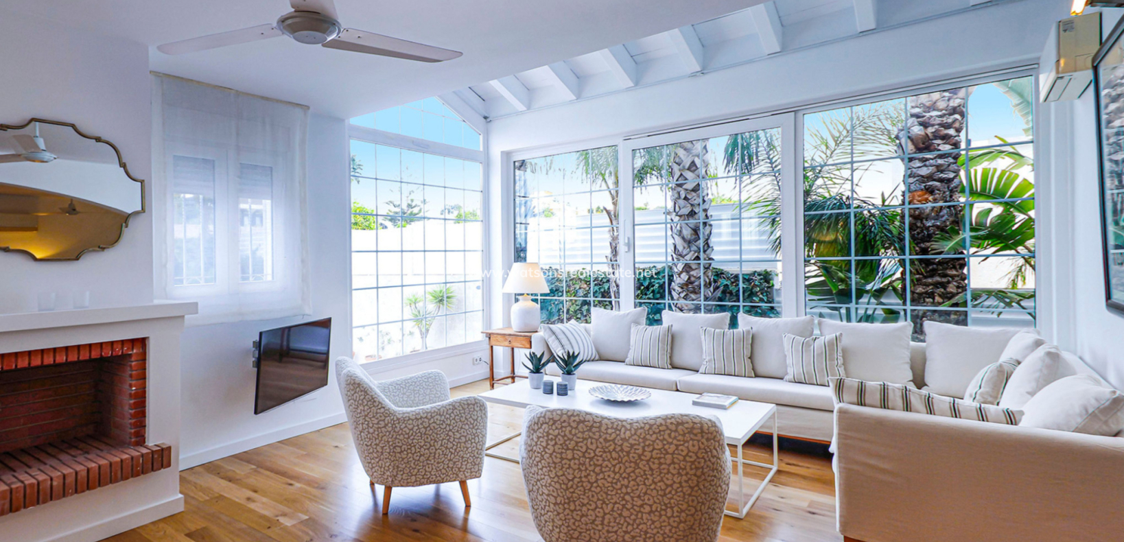 Resale - Freistendhe Villa - Urb. La Marina