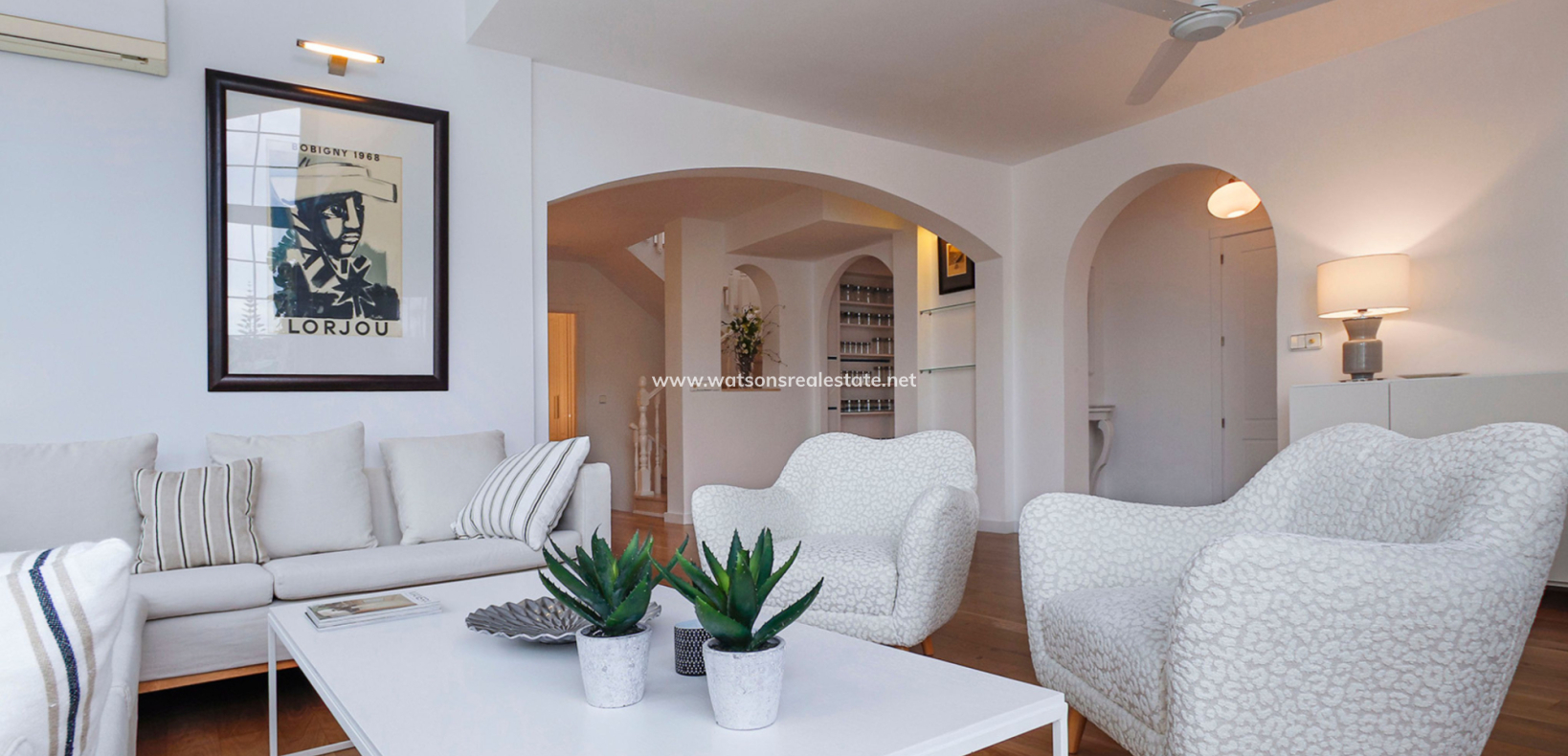 Resale - Freistendhe Villa - Urb. La Marina