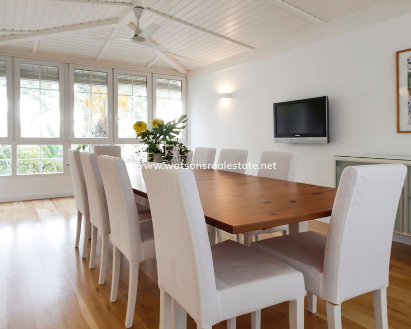 Resale - Freistendhe Villa - Urb. La Marina