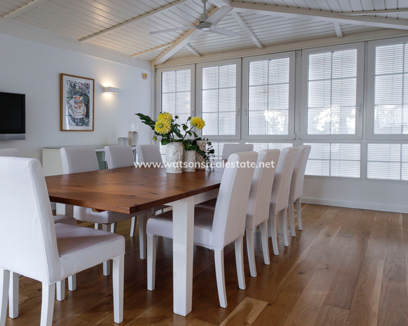 Resale - Freistendhe Villa - Urb. La Marina