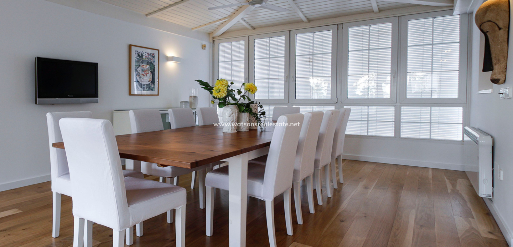 Resale - Freistendhe Villa - Urb. La Marina