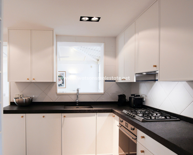Resale - Freistendhe Villa - Urb. La Marina