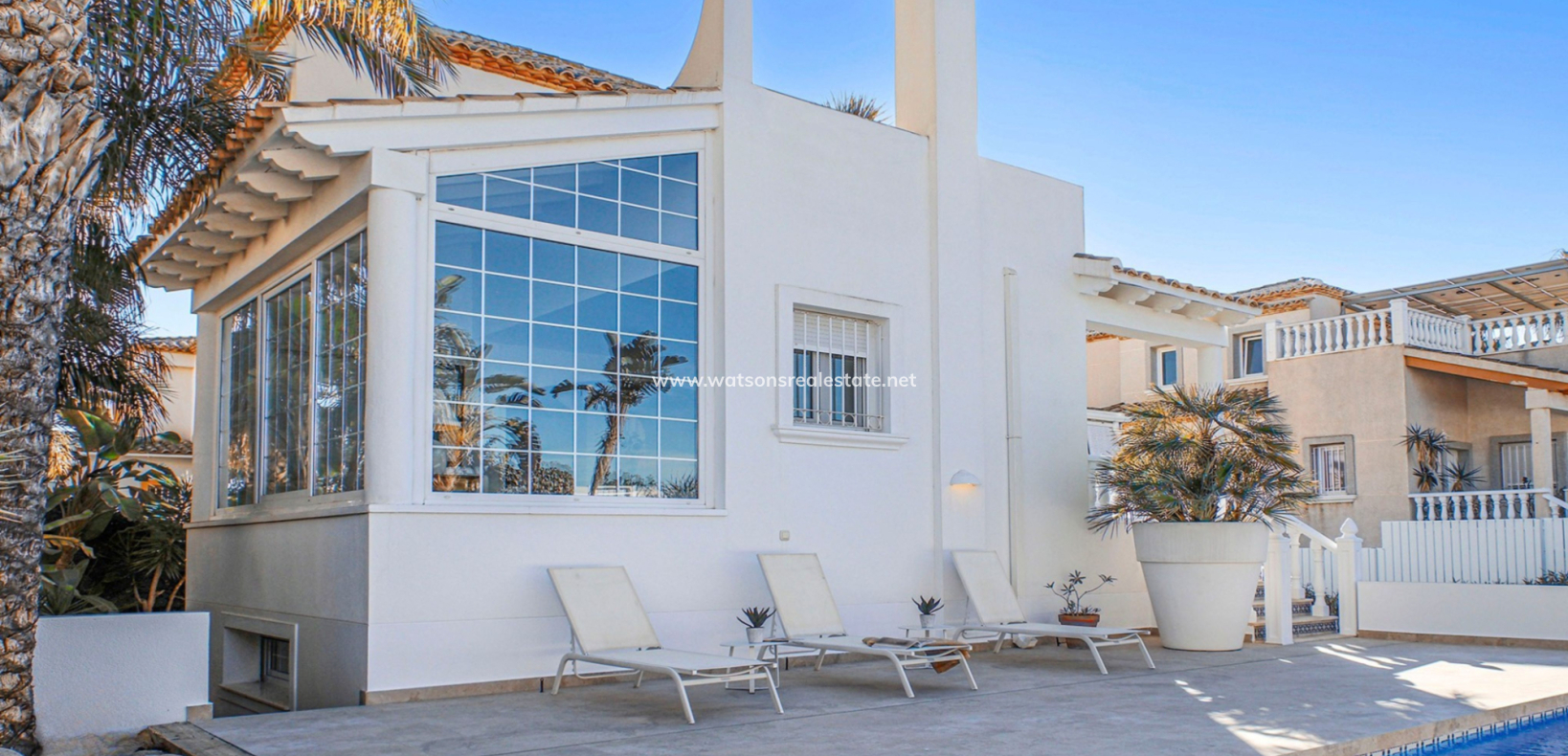 Resale - Freistendhe Villa - Urb. La Marina