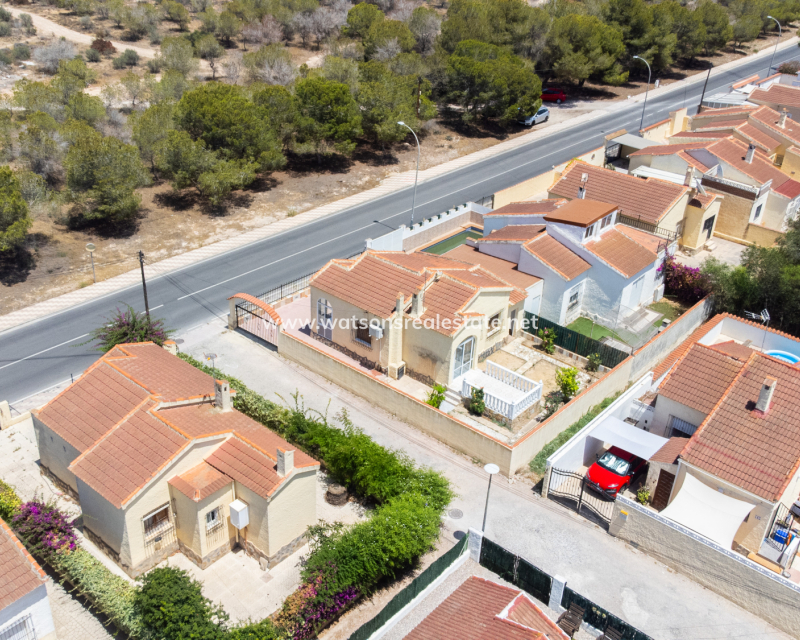 Resale - Freistendhe Villa - Urb. La Marina