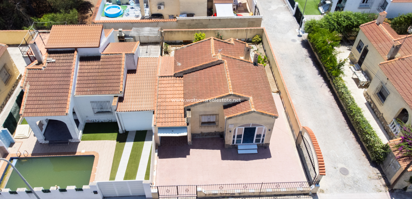 Resale - Freistendhe Villa - Urb. La Marina