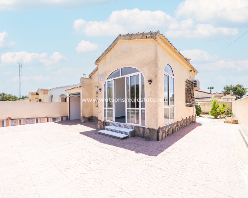 Resale - Freistendhe Villa - Urb. La Marina