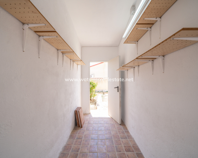 Resale - Freistendhe Villa - Urb. La Marina