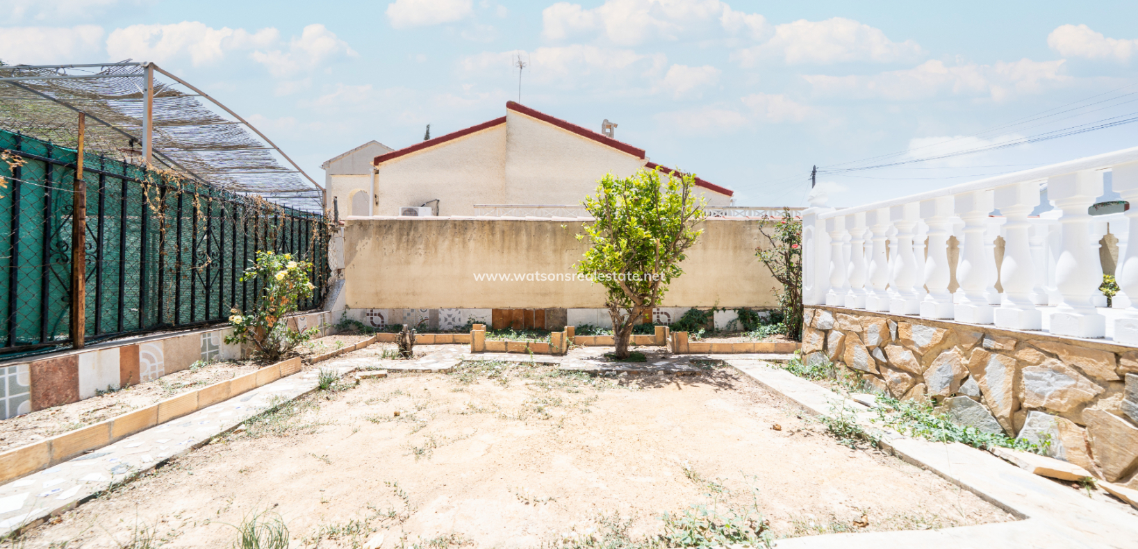 Resale - Freistendhe Villa - Urb. La Marina