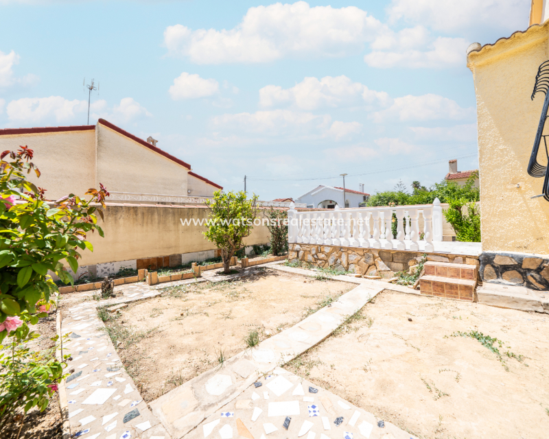 Resale - Freistendhe Villa - Urb. La Marina
