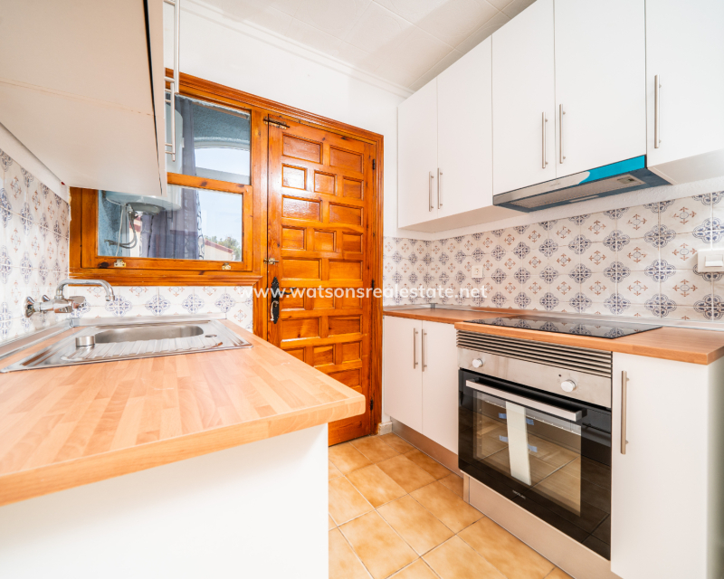 Resale - Freistendhe Villa - Urb. La Marina