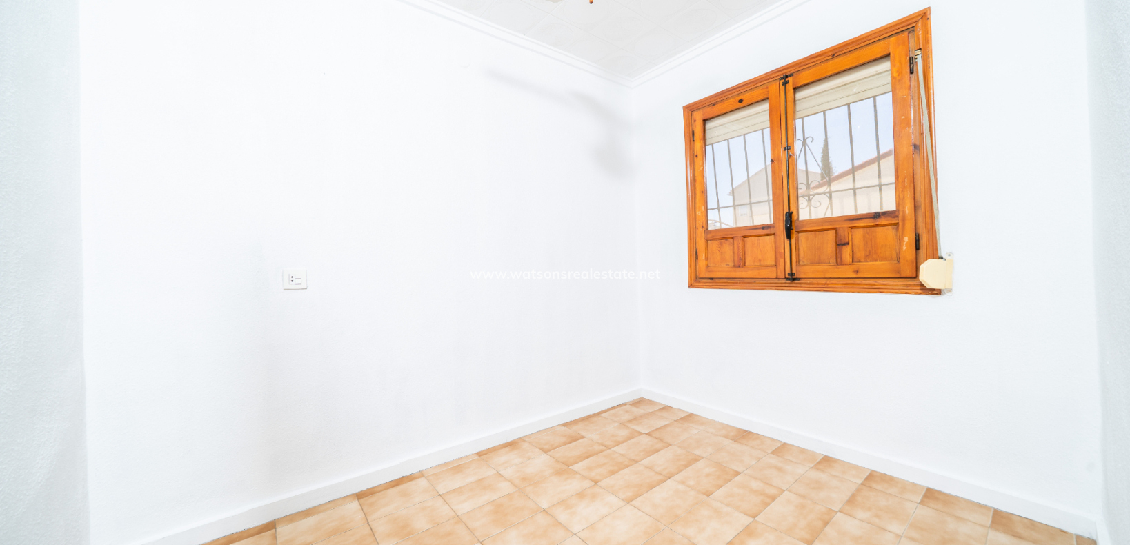 Resale - Freistendhe Villa - Urb. La Marina