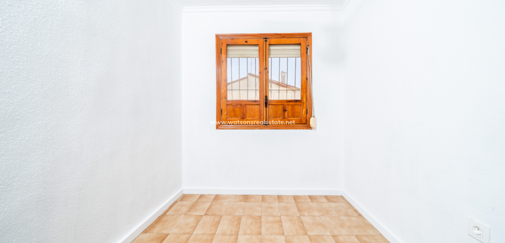 Resale - Freistendhe Villa - Urb. La Marina