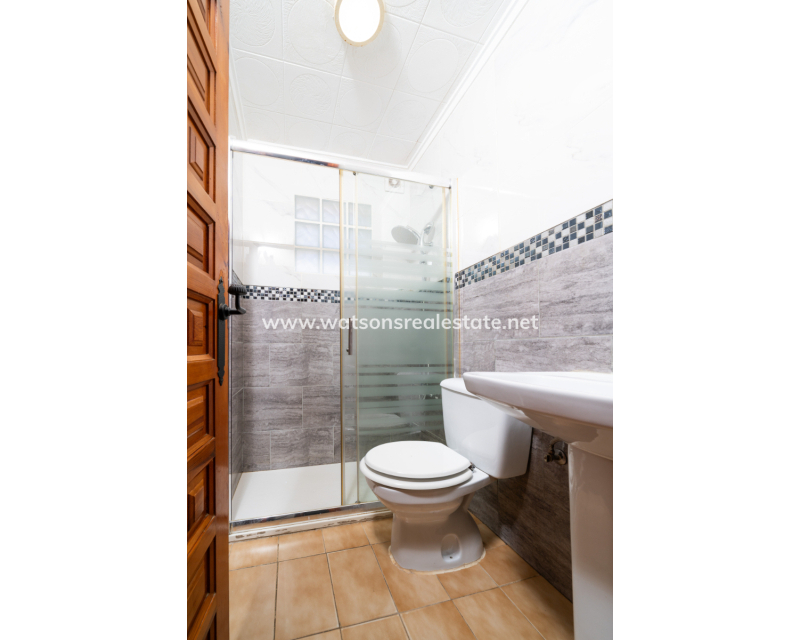 Resale - Freistendhe Villa - Urb. La Marina