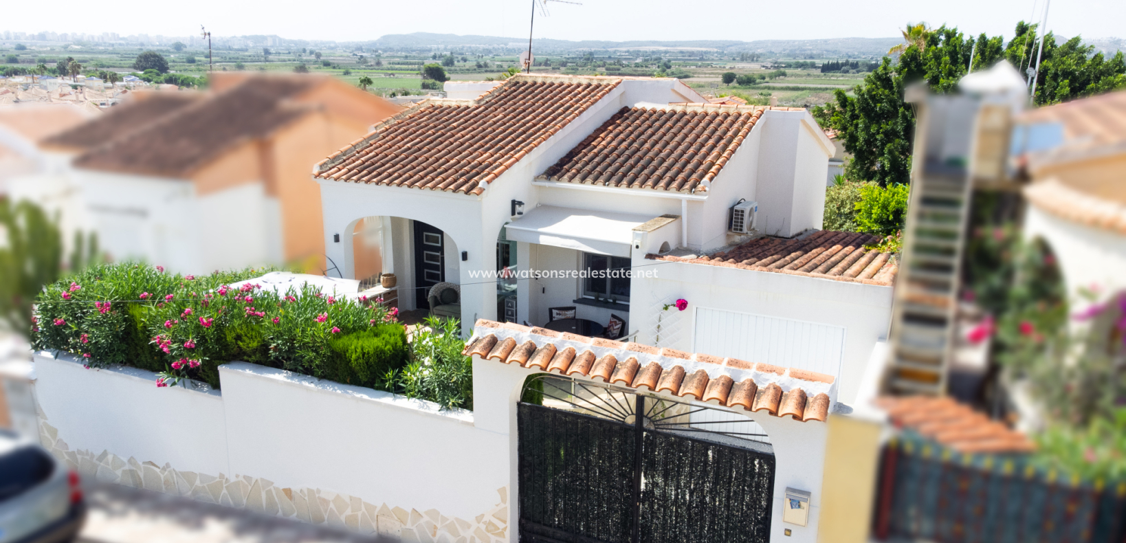 Resale - Freistendhe Villa - Urb. La Marina