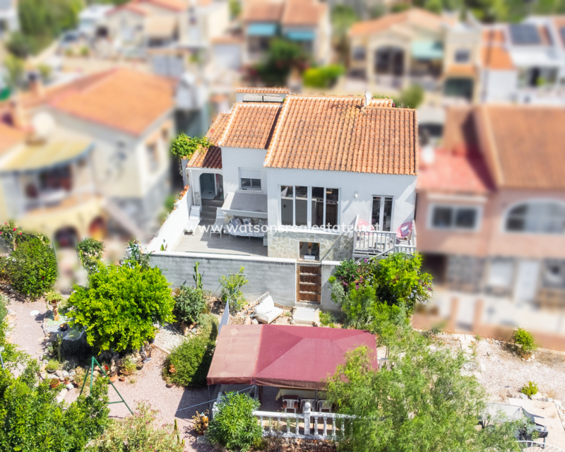 Resale - Freistendhe Villa - Urb. La Marina