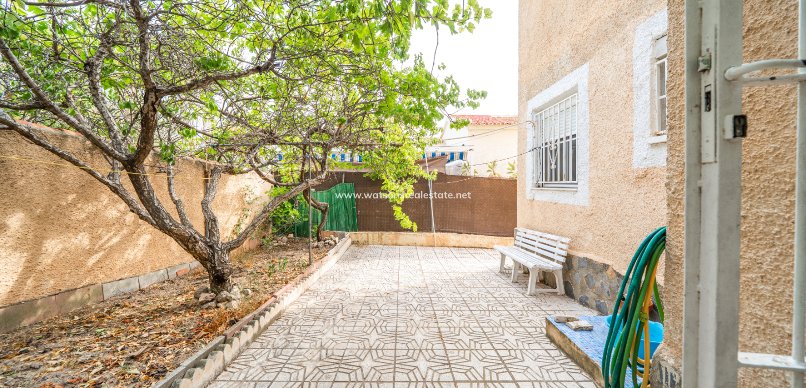 Resale - Freistendhe Villa - Urb. La Marina