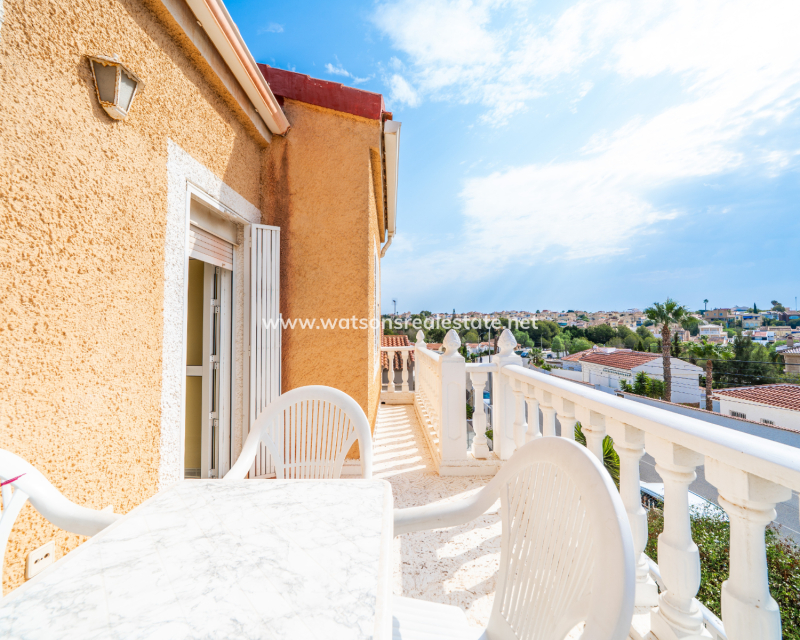 Resale - Freistendhe Villa - Urb. La Marina