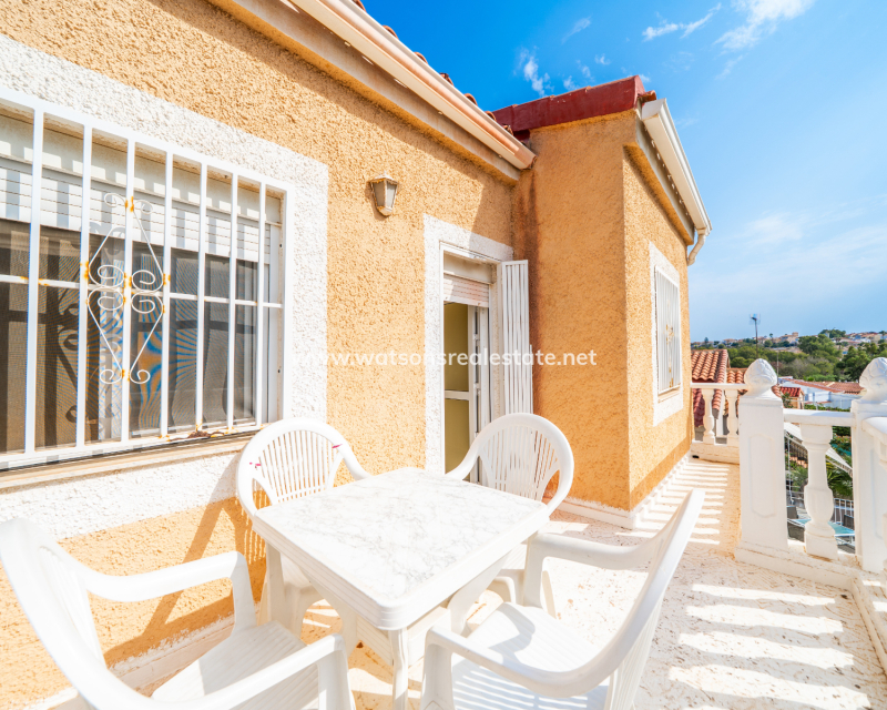 Resale - Freistendhe Villa - Urb. La Marina