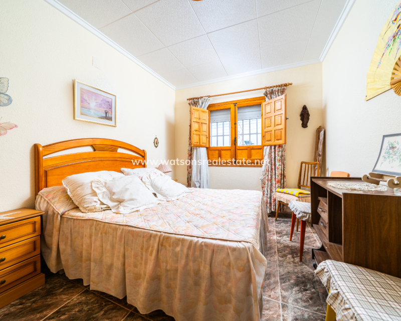 Resale - Freistendhe Villa - Urb. La Marina