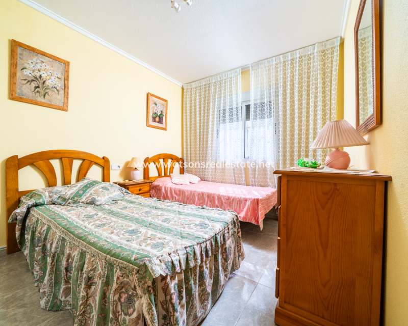Resale - Freistendhe Villa - Urb. La Marina