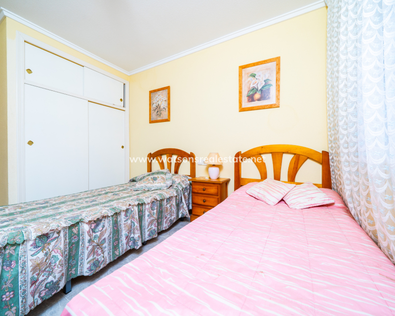 Resale - Freistendhe Villa - Urb. La Marina