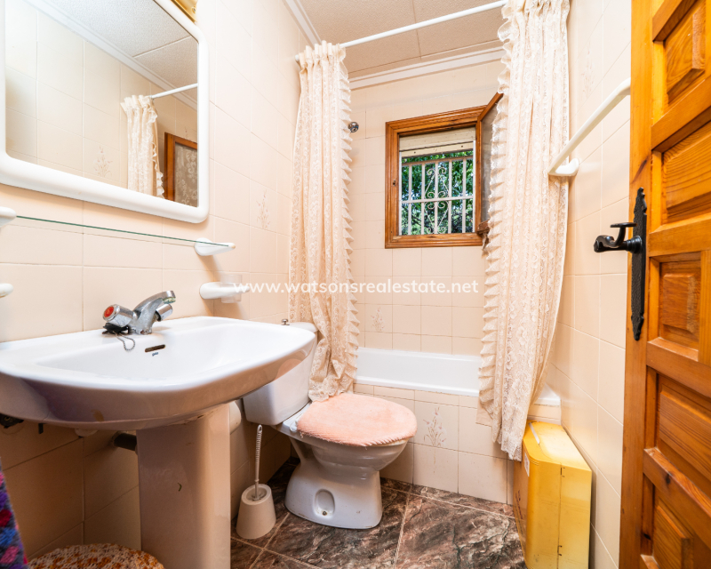 Resale - Freistendhe Villa - Urb. La Marina