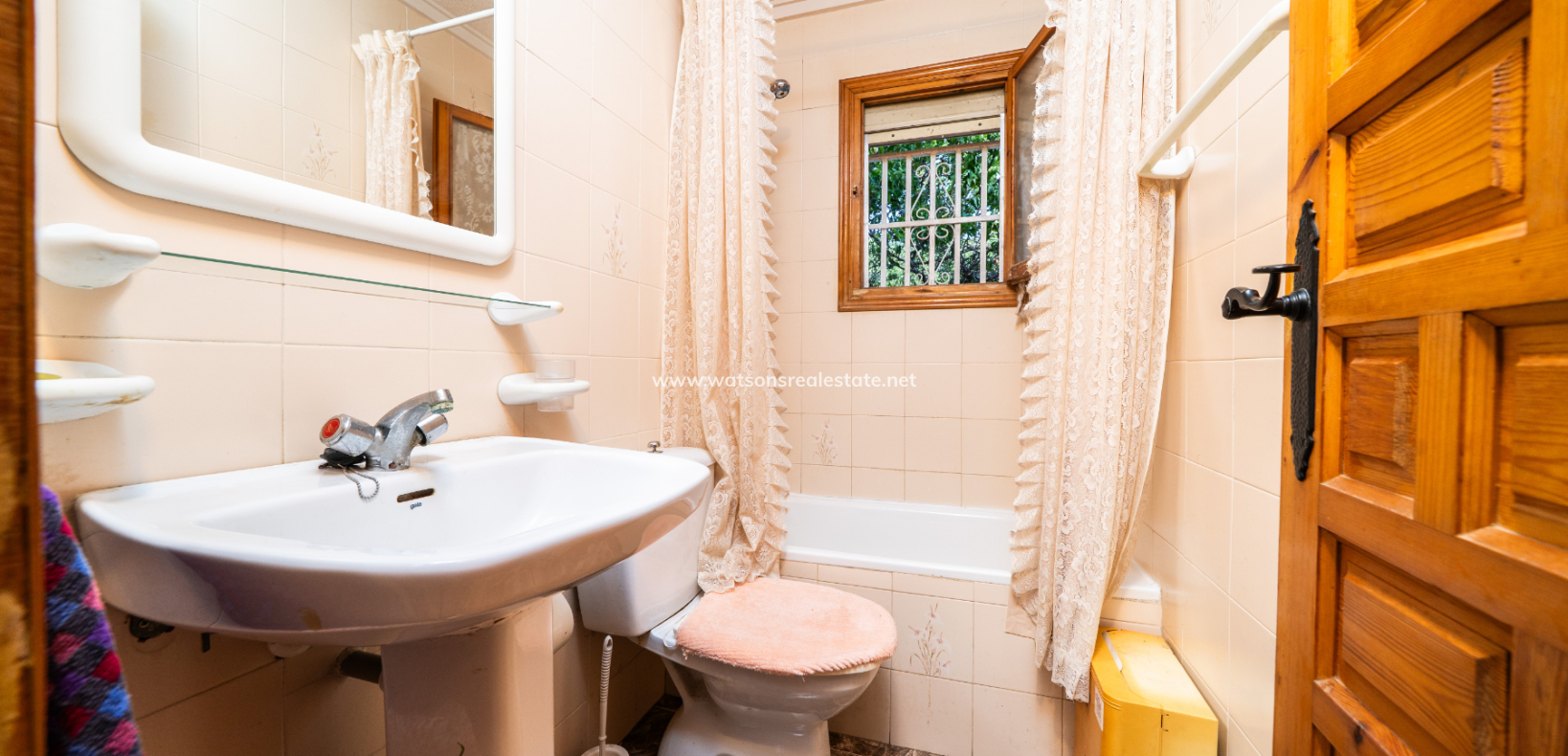 Resale - Freistendhe Villa - Urb. La Marina