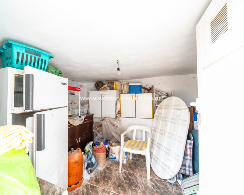 Resale - Freistendhe Villa - Urb. La Marina
