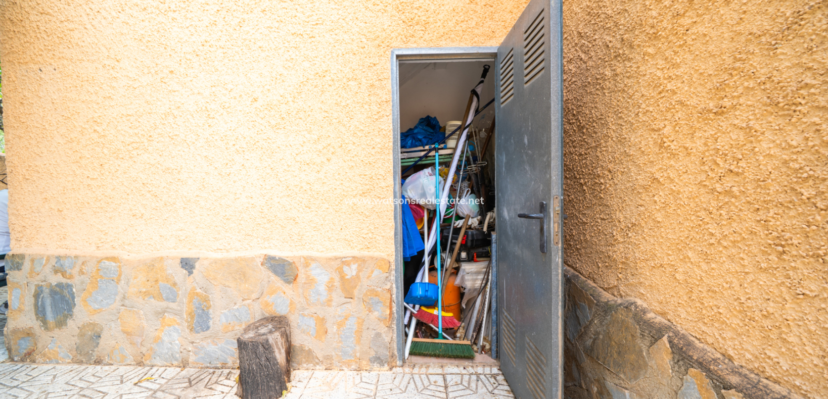 Resale - Freistendhe Villa - Urb. La Marina