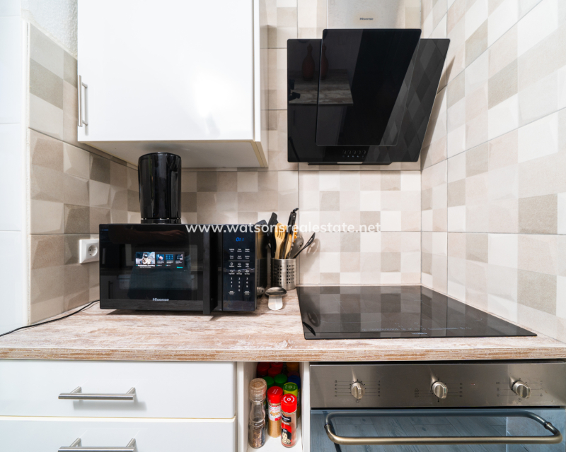 Resale - Freistendhe Villa - Urb. La Marina