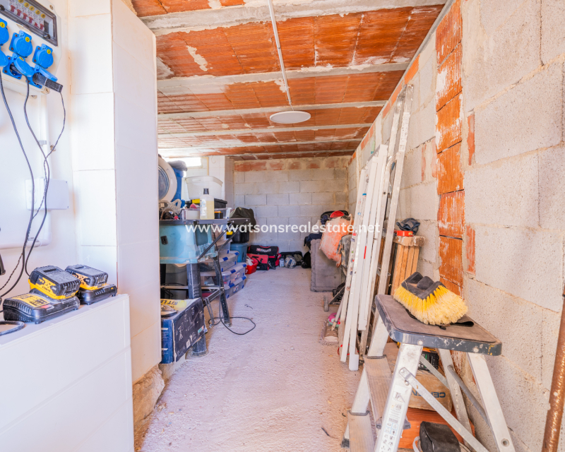 Resale - Freistendhe Villa - Urb. La Marina