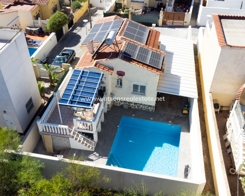 Resale - Freistendhe Villa - Urb. La Marina