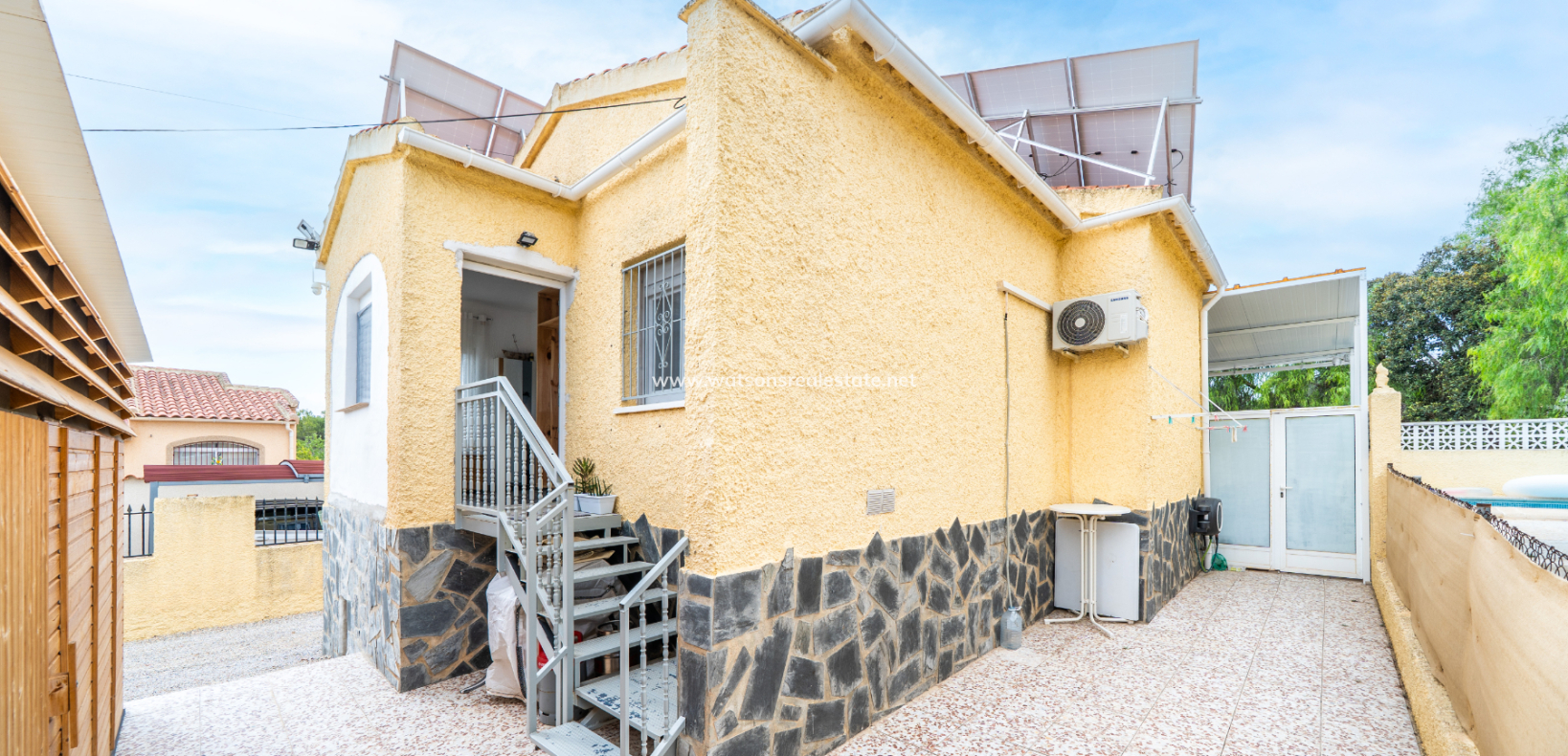 Resale - Freistendhe Villa - Urb. La Marina