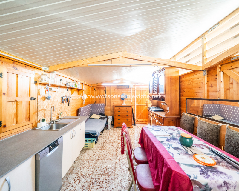 Resale - Freistendhe Villa - Urb. La Marina