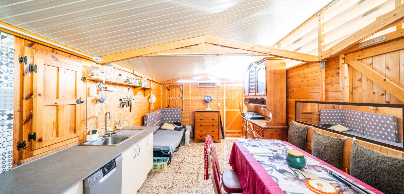 Resale - Freistendhe Villa - Urb. La Marina