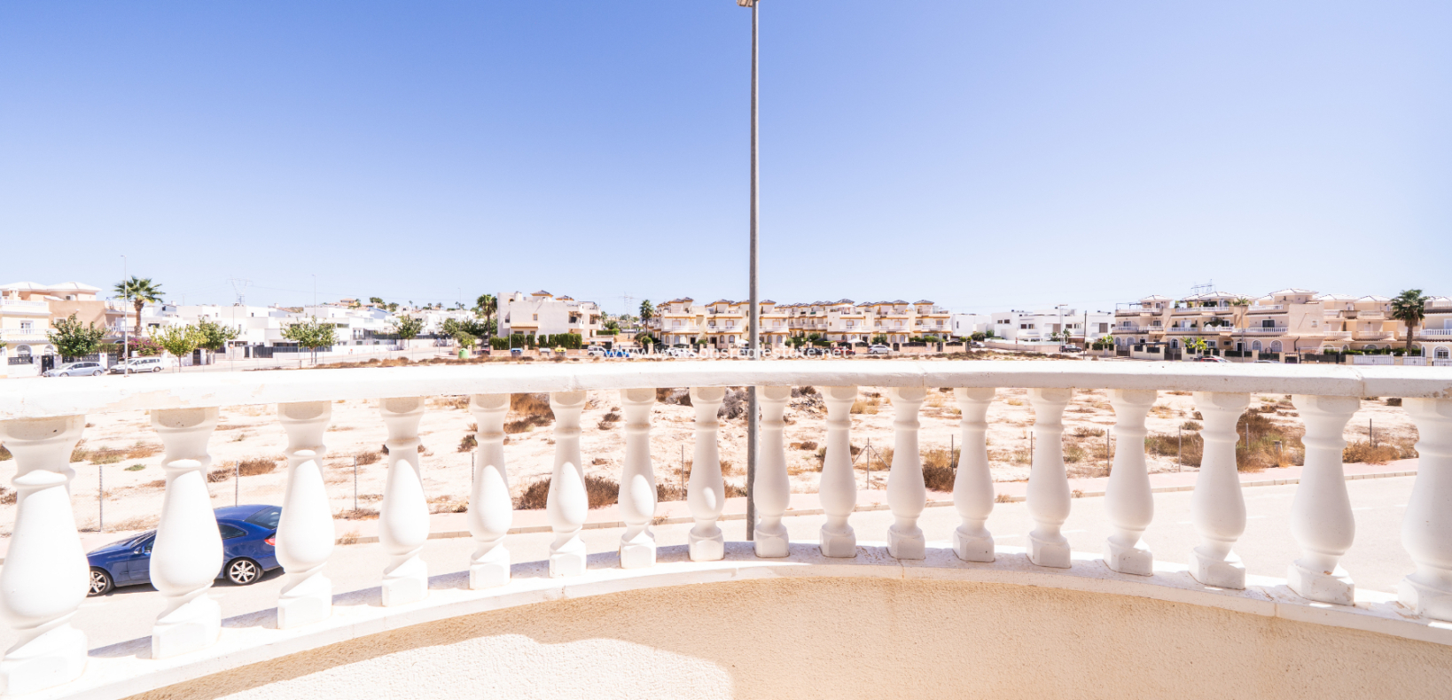 Resale - Freistendhe Villa - Urb. La Marina