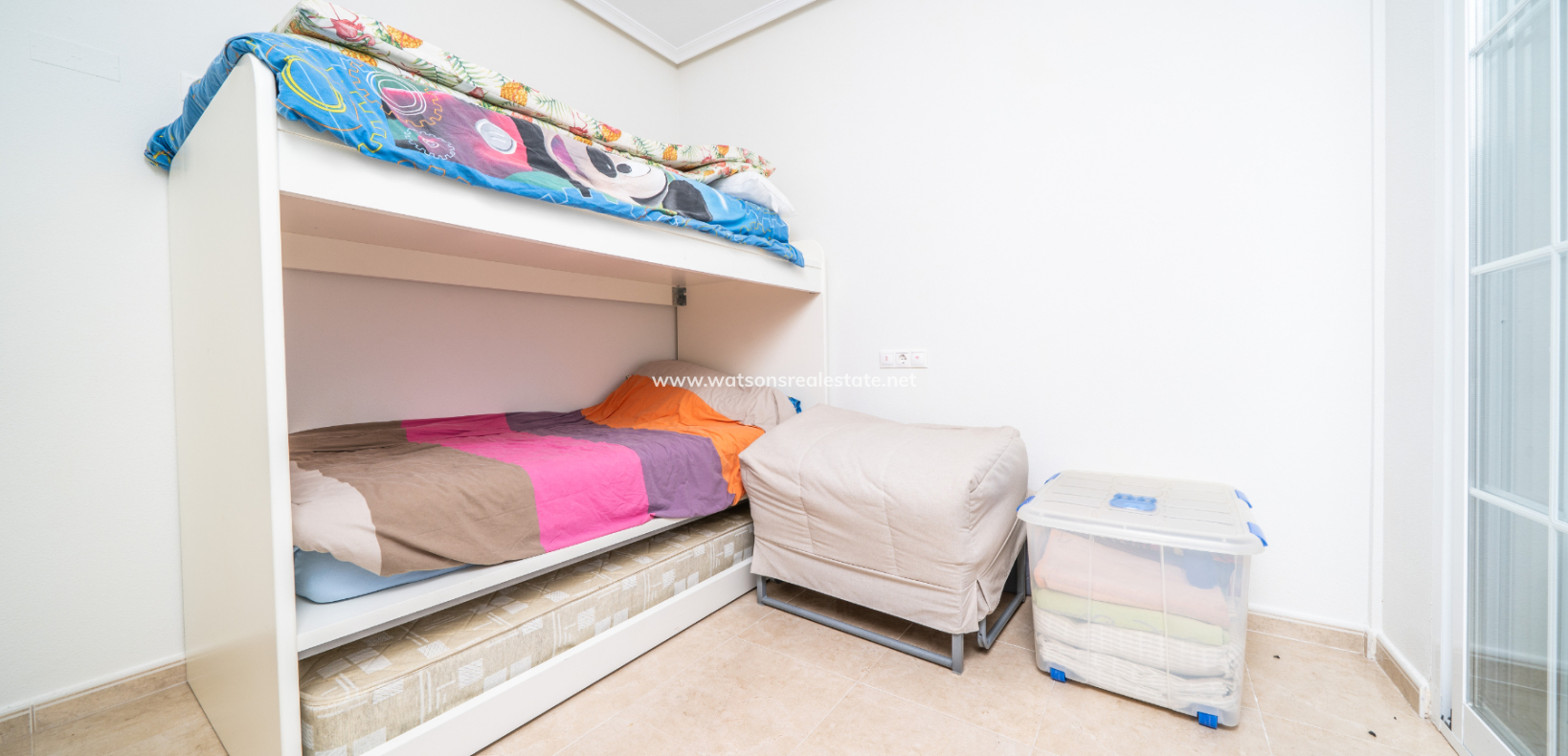 Resale - Freistendhe Villa - Urb. La Marina