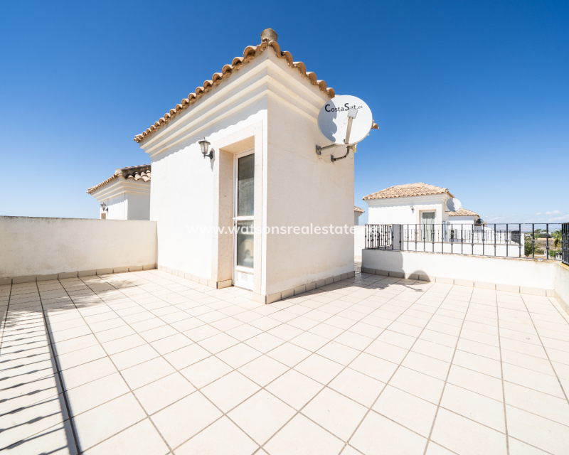 Resale - Freistendhe Villa - Urb. La Marina