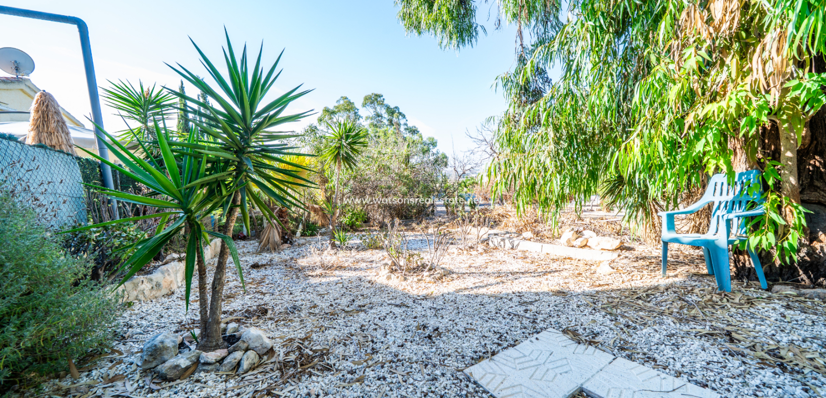 Resale - Freistendhe Villa - Urb. La Marina