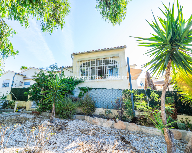 Resale - Freistendhe Villa - Urb. La Marina